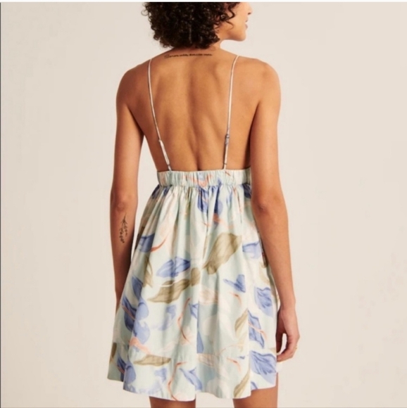 NWOT Abercrombie & Fitch Floral Mini Dress with Open Back - Picture 3 of 6